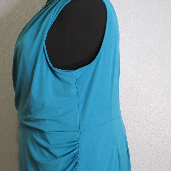 Sleeveless Wrap Dress - Picture 8 of 11
